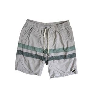 Vuori Men's Kore Short Stripe White Blue Athletic Workout 9" Medium